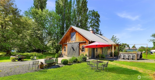 329 Columbia St, Sumas, WA 98295 - view of barn with a yard