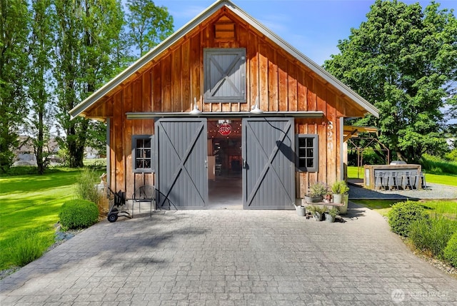 329 Columbia St, Sumas, WA 98295 - view of barn with a yard