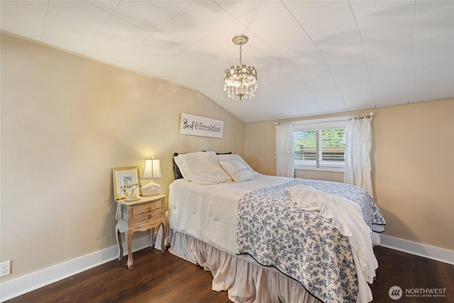 1007 N Ferdinand St, Tacoma, WA 98406 - bedroom with wood finished floors, baseboards, a chandelier, and vaulted ceiling