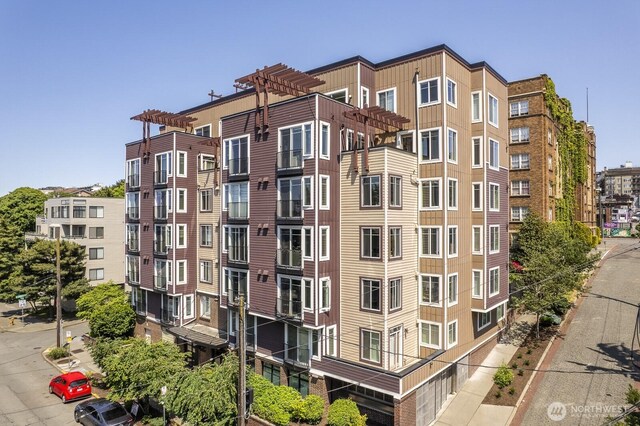 124 Bellevue Ave E Unit 305, Seattle, WA 98102 - view of apartment building / complex