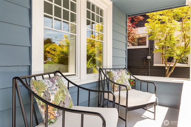 106 W Mcgraw St, Seattle, WA 98119 - view of covered porch