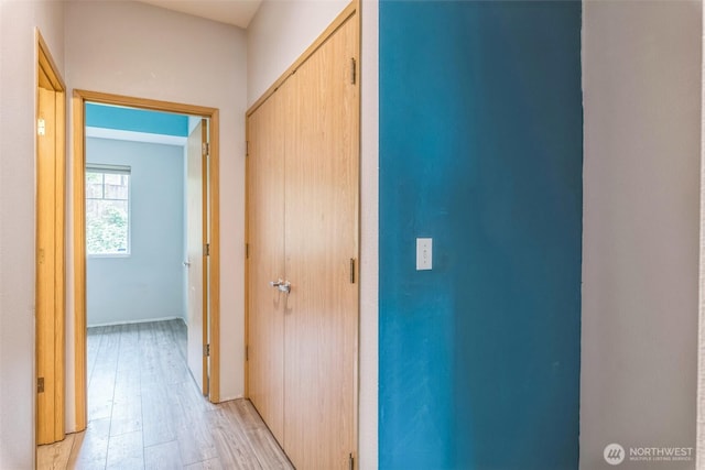4724 Mill Pond Dr SE Unit 702, Auburn, WA 98092 - hall featuring light wood-type flooring