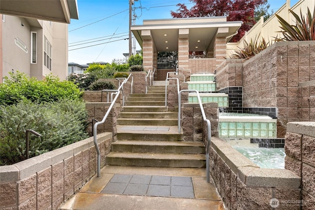 3900 2nd Ave NE Unit 204, Seattle, WA 98105 - view of property entrance