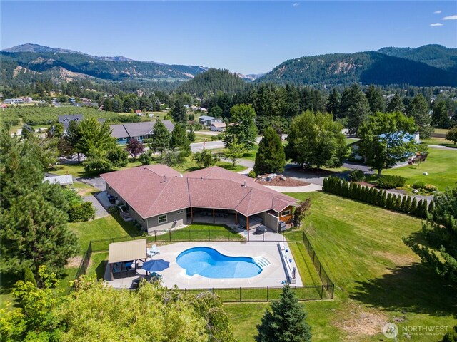 10552 Ski Hill Dr, Leavenworth, WA 98826 - aerial view of a mountainous background and a pool
