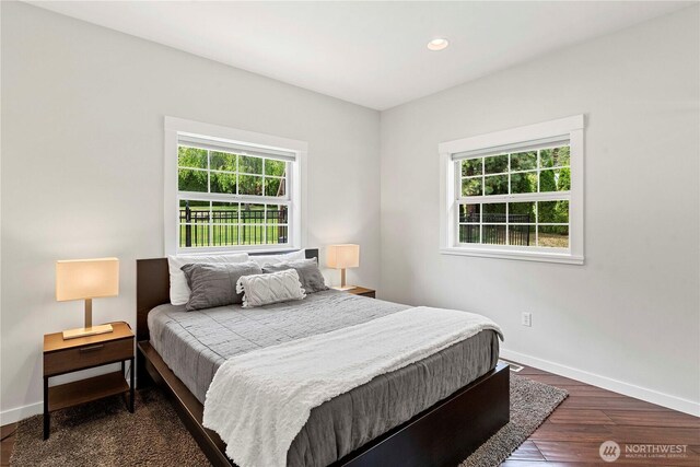 10552 Ski Hill Dr, Leavenworth, WA 98826 - bedroom featuring dark wood-type flooring, baseboards, and recessed lighting