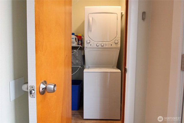 1625 E 61st St, Tacoma, WA 98404 - laundry area with stacked washing machine and dryer