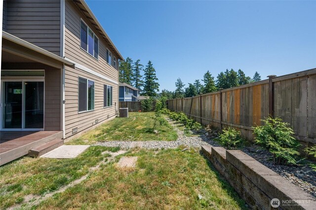 627 68th Ave E, Tacoma, WA 98424 - fenced backyard with a wooden deck
