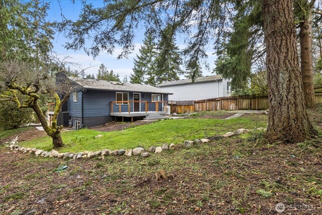 16514 Wallingford Ave N, Shoreline, WA 98133 - rear view of property with a wooden deck