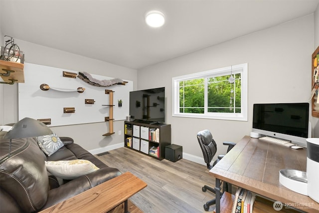 649 Summit Pl, Sedro Woolley, WA 98284 - office space with wood finished floors and baseboards