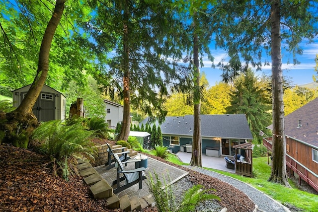 649 Summit Pl, Sedro Woolley, WA 98284 - rear view of property featuring outdoor lounge area and a patio area
