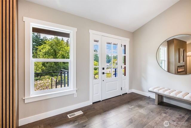 36720 55th Ave S, Auburn, WA 98001 - foyer with dark wood-style floors and baseboards