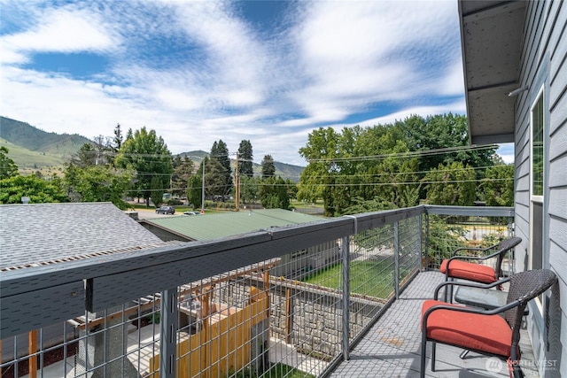 330 Highland Ave, Chelan, WA 98816 - balcony featuring a mountain view