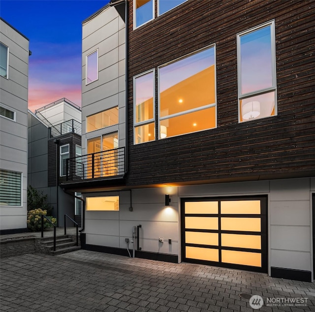 818 25th Ave S Unit A, Seattle, WA 98144 - view of garage