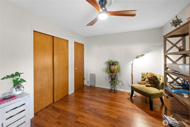 6901 Columbia Ct, Everett, WA 98203 - living area featuring a ceiling fan and wood finished floors