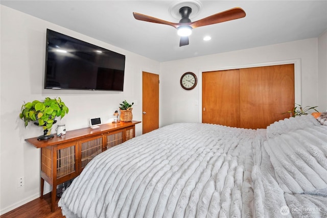 6901 Columbia Ct, Everett, WA 98203 - bedroom featuring wood finished floors, baseboards, a closet, and ceiling fan