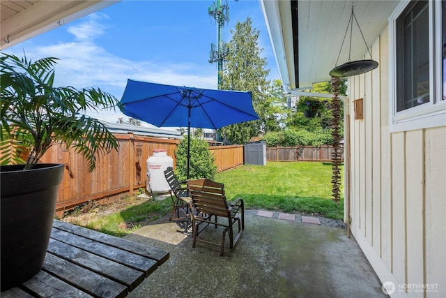 6901 Columbia Ct, Everett, WA 98203 - view of patio