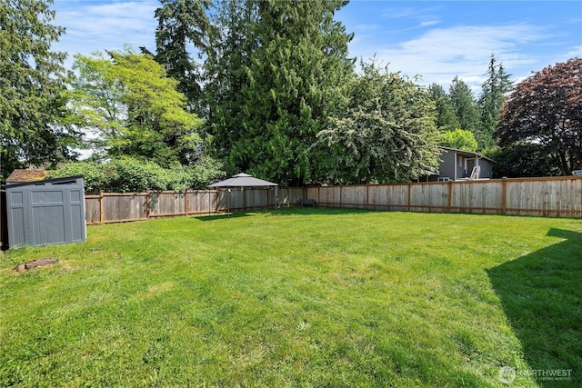 6901 Columbia Ct, Everett, WA 98203 - view of yard