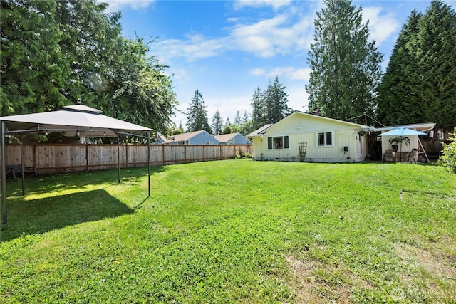 6901 Columbia Ct, Everett, WA 98203 - view of yard featuring a gazebo
