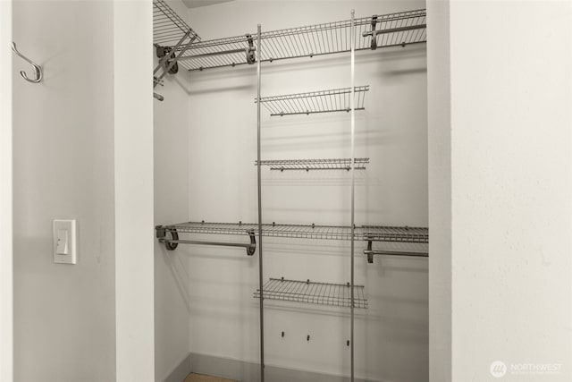 402 W Fulton St, Seattle, WA 98119 - view of walk in closet