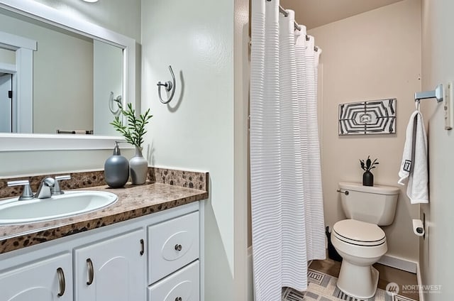 4601 SW 320th St Unit K4, Federal Way, WA 98023 - bathroom with vanity and shower / tub combo with curtain