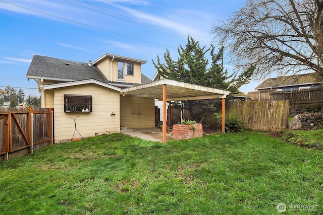 5011 5th Ave NE, Seattle, WA 98105 - rear view of house featuring a shingled roof
