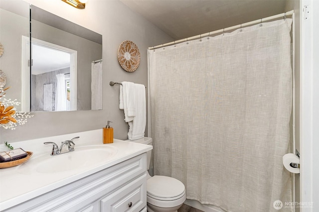 17109 NE 45th St Unit 36, Redmond, WA 98052 - full bath featuring vanity and a shower with curtain