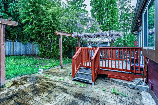 22901 114th Way SE, Kent, WA 98031 - wooden deck featuring a fenced backyard and a patio