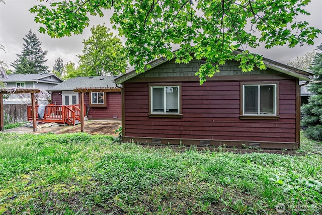 22901 114th Way SE, Kent, WA 98031 - back of house featuring a wooden deck and crawl space