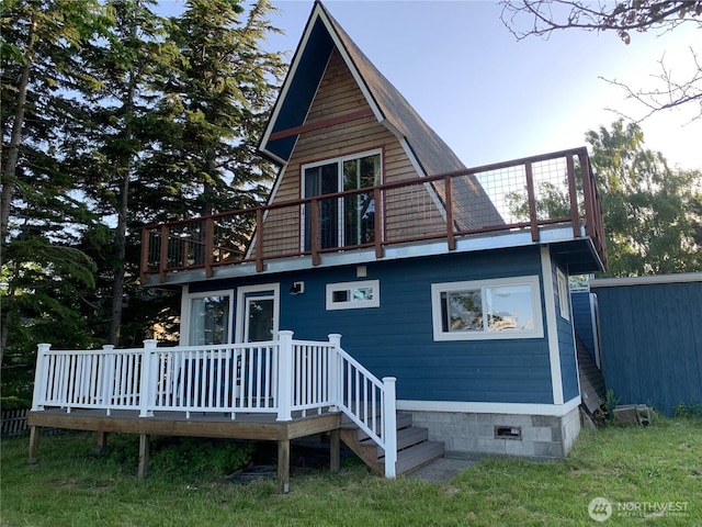 4440 Sucia Dr, Ferndale, WA 98248 - back of property with a balcony and a deck