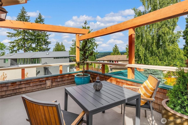 16375 NE 44th Ct, Redmond, WA 98052 - view of patio / terrace