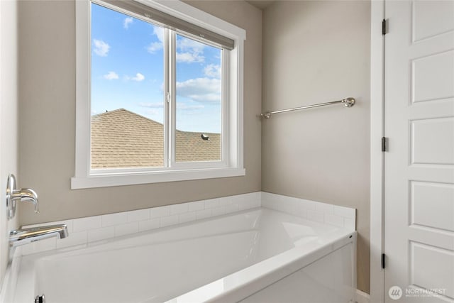 707 I St NE, Quincy, WA 98848 - full bathroom featuring a bath