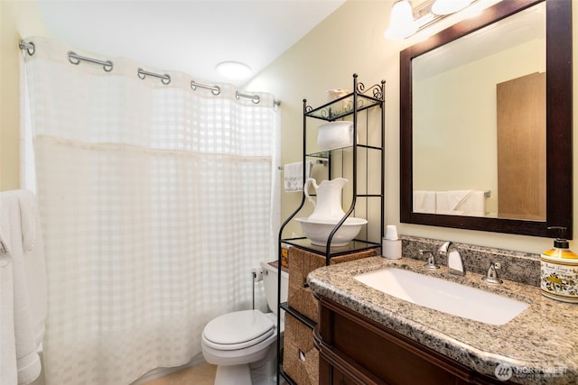 924 S 245th Pl, Des Moines, WA 98198 - bathroom with toilet, vanity, and shower / tub combo