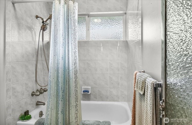 11611 NE 134th St, Kirkland, WA 98034 - full bathroom featuring shower / bath combo
