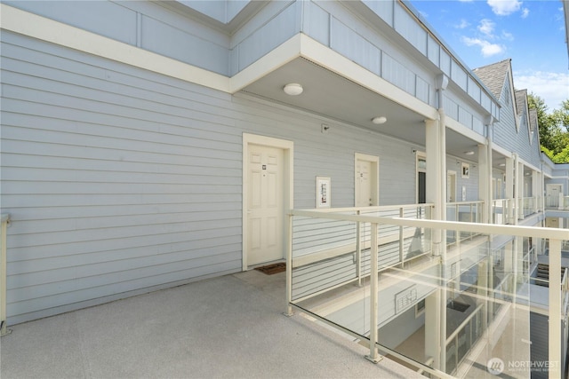 910 Gladstone St Unit 307, Bellingham, WA 98229 - property entrance with a shingled roof