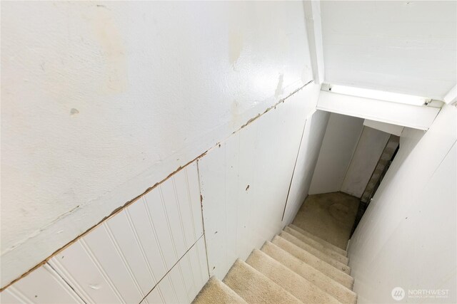 1536 NE 95th St, Seattle, WA 98115 - view of staircase