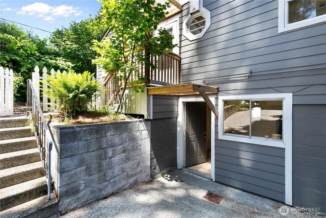 1536 NE 95th St, Seattle, WA 98115 - view of doorway to property