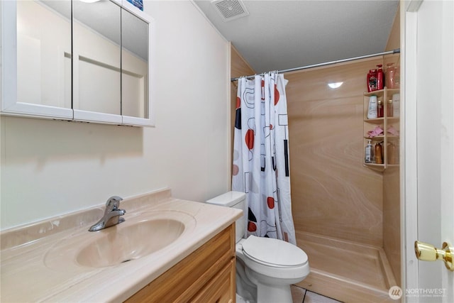 2614 48th Ave, Longview, WA 98632 - full bathroom with vanity, toilet, and a shower with shower curtain