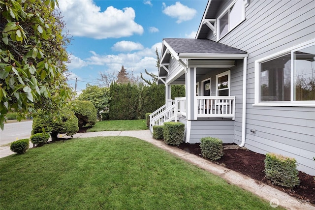 2333 31st Ave S, Seattle, WA 98144 - view of green lawn featuring covered porch