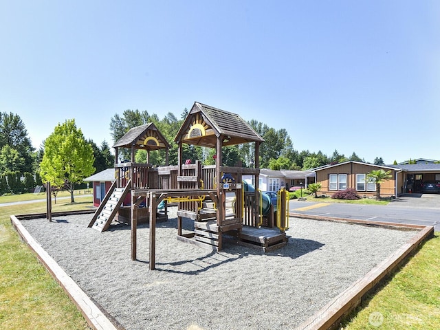 27460 149th Pl SE Unit 85, Kent, WA 98042 - view of communal playground