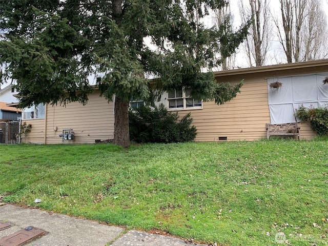 632 Index Ave NE, Renton, WA 98056 - view of property exterior with crawl space and a yard