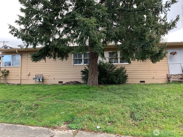632 Index Ave NE, Renton, WA 98056 - view of home's exterior featuring crawl space and a yard