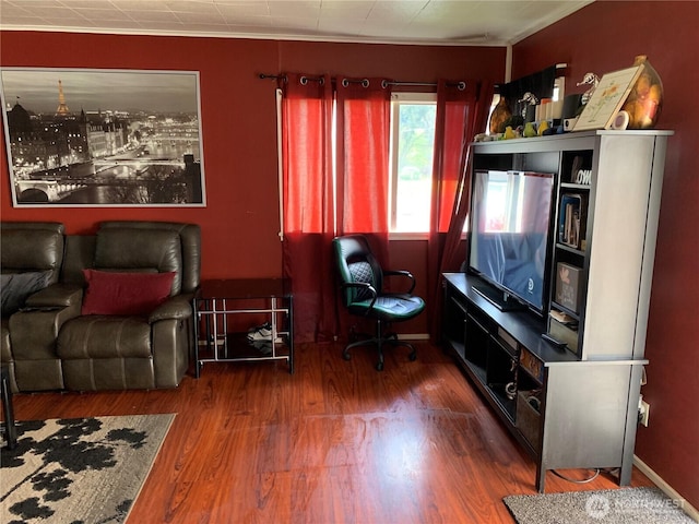 632 Index Ave NE, Renton, WA 98056 - living area featuring wood finished floors
