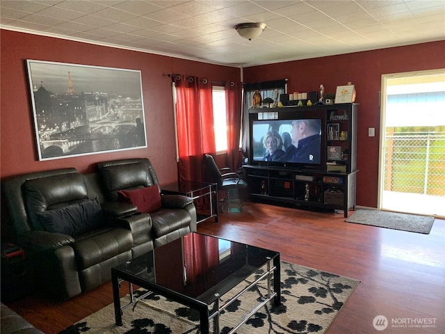 632 Index Ave NE, Renton, WA 98056 - living area with wood finished floors