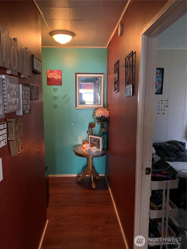 632 Index Ave NE, Renton, WA 98056 - corridor with wood finished floors and baseboards