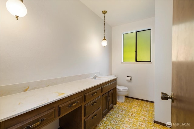 18801 86th Pl W, Edmonds, WA 98026 - bathroom featuring vanity and lofted ceiling