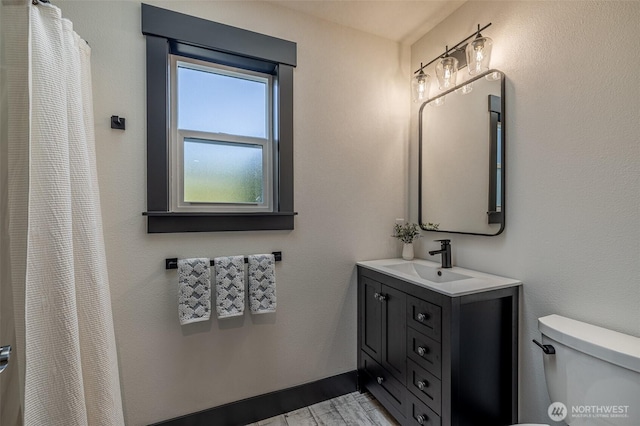 628 Meadows Dr, Wenatchee, WA 98801 - full bath with toilet, vanity, and a shower with curtain