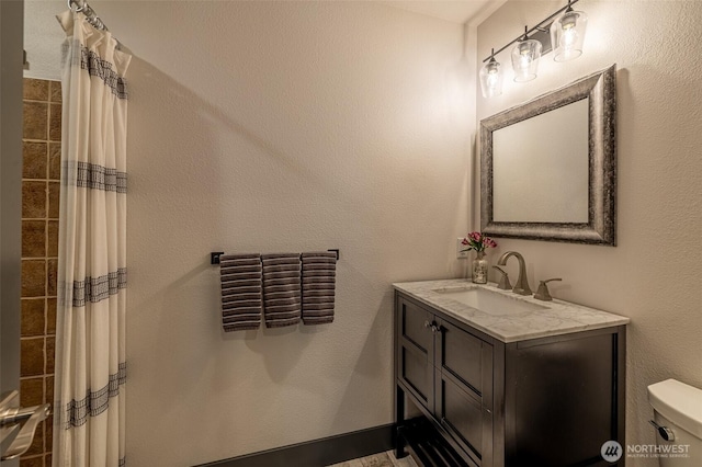 628 Meadows Dr, Wenatchee, WA 98801 - bathroom featuring vanity, toilet, and a shower with shower curtain