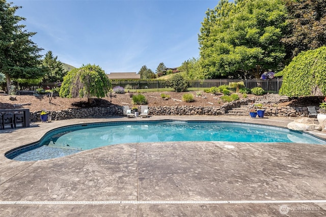 628 Meadows Dr, Wenatchee, WA 98801 - view of swimming pool with a patio and a fenced backyard