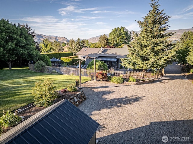628 Meadows Dr, Wenatchee, WA 98801 - view of yard with a mountain view