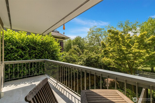 732 11th Ave E Unit 202, Seattle, WA 98102 - view of balcony